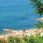 Gorgeous In بيت للعطل Ponzano di Fermo