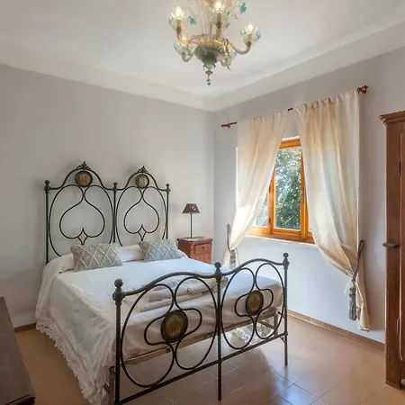 Casa de Férias Gorgeous In Ponzano Di Fermo