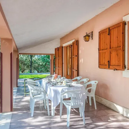 Gorgeous In Ponzano Di Fermo *