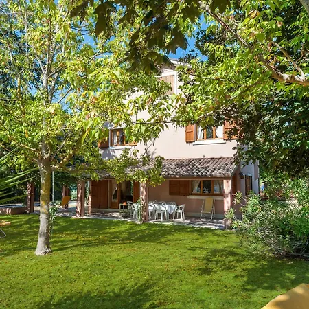 Gorgeous In Ponzano Di Fermo Casa de Férias *